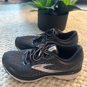 Brooks size 6 Ghost women’s shoes